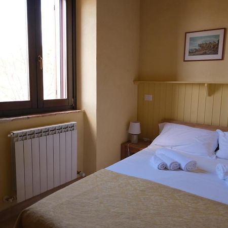 Relais Borgo Campello Guest House Campello sul Clitunno Exterior photo
