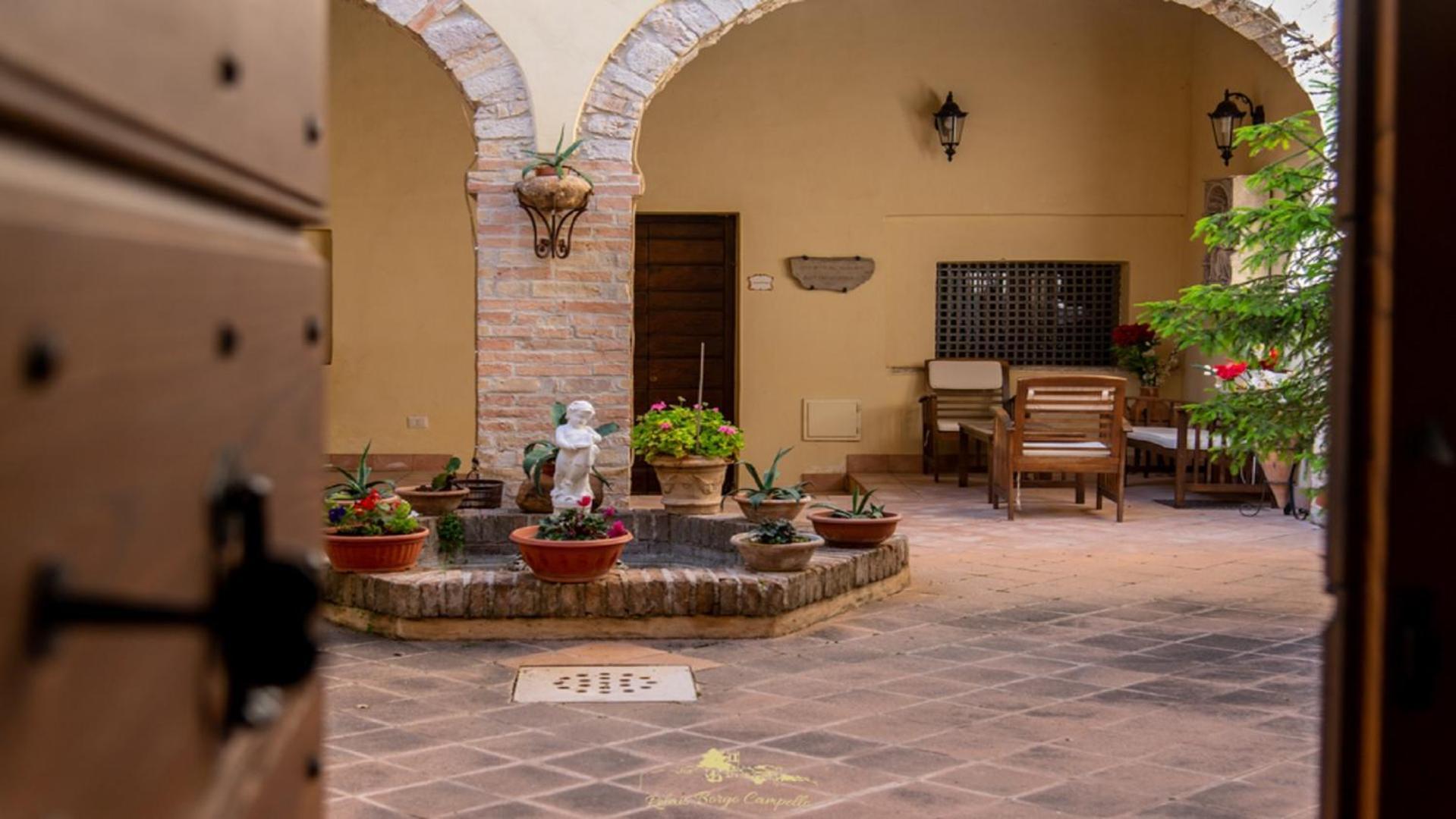 Relais Borgo Campello Guest House Campello sul Clitunno Exterior photo