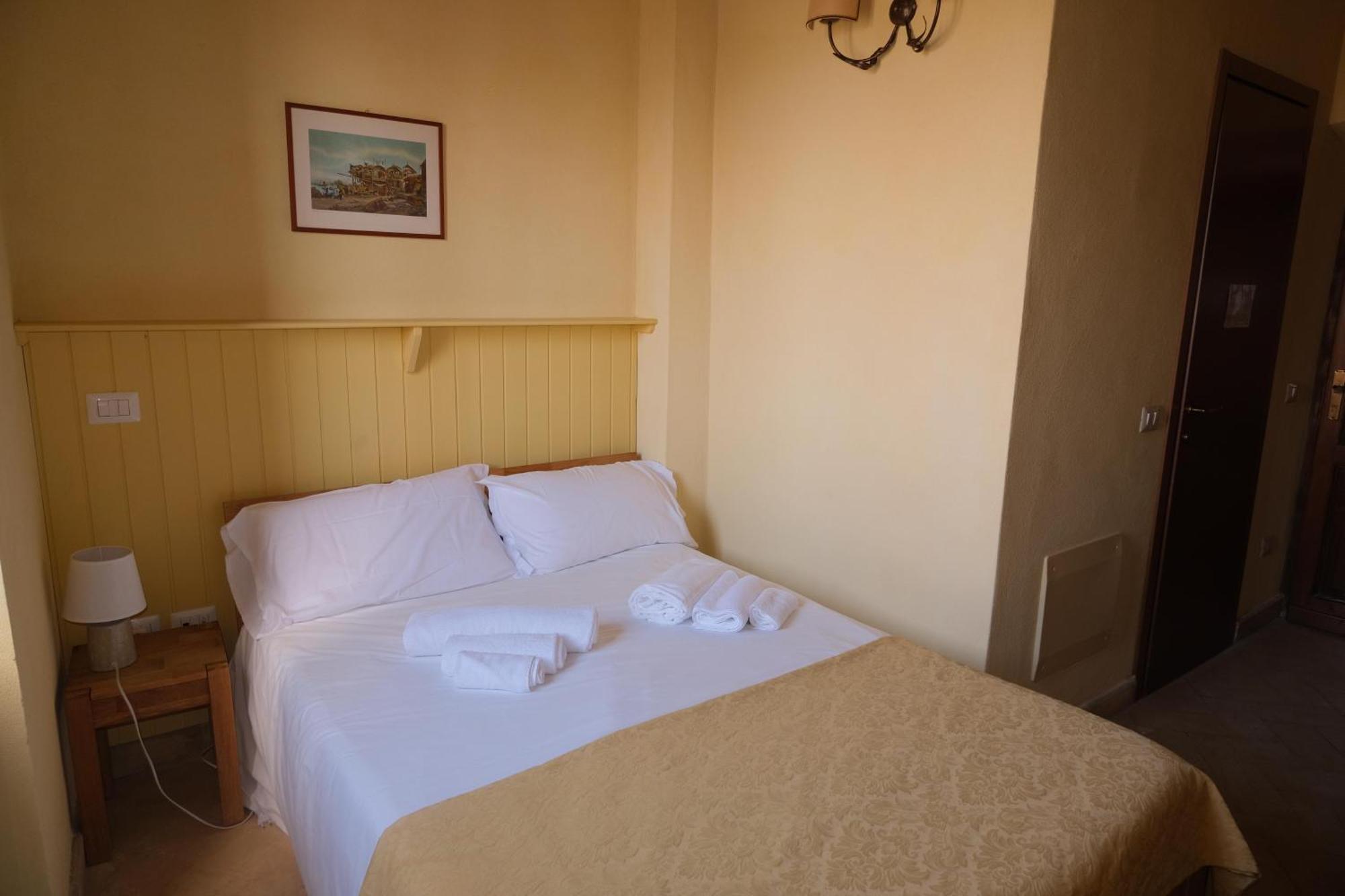 Relais Borgo Campello Guest House Campello sul Clitunno Exterior photo